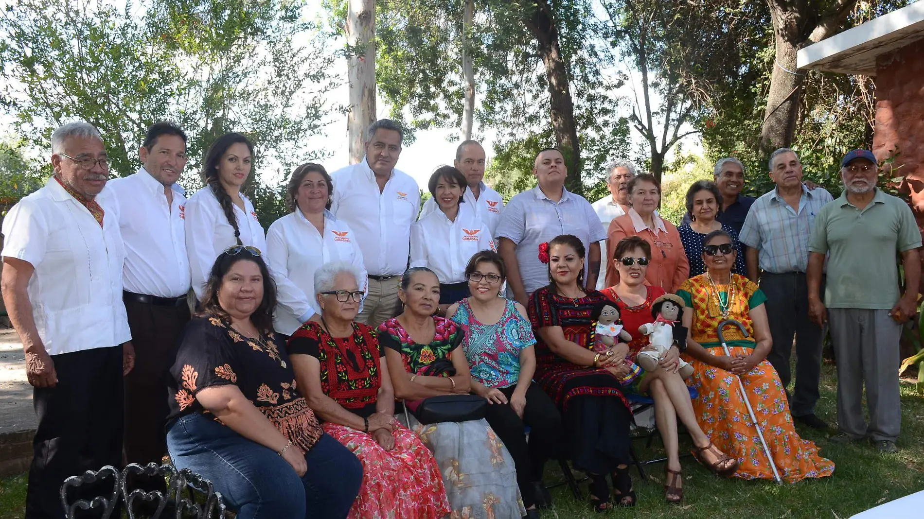 El candidato de movimiento ciudadano a la presidencia municipal de San Juan del Río, Paulino Moreno Aguilera se reunió con la comunidad oaxaqueña que vive en esta región.